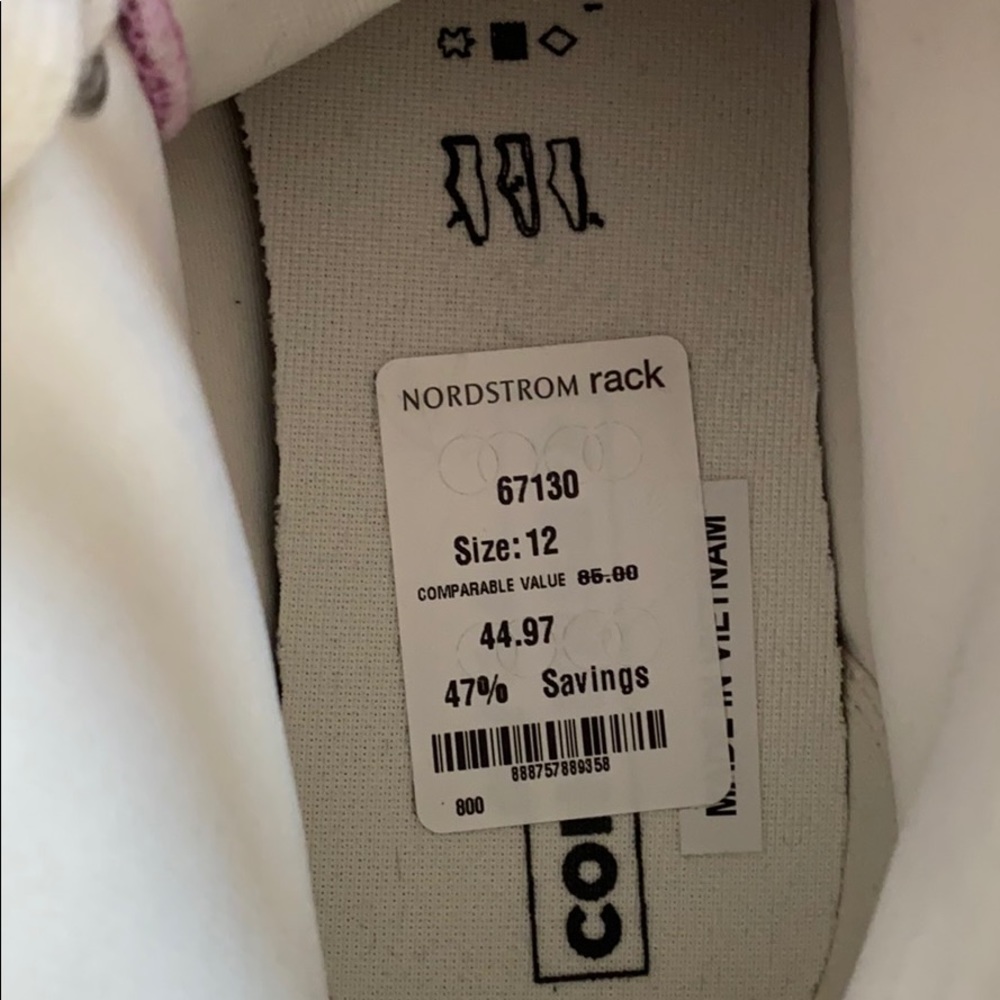 Converse - Picture 3 of 4